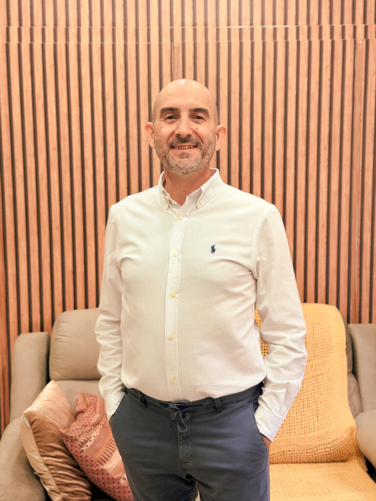 Dr. Alberto George Buttros | Fisioterapeuta Osteopata